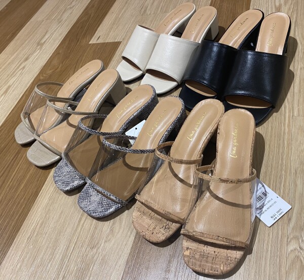 夏に大活躍のサンダル☆